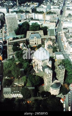 Köln, Deutschland, 13. August 1995. St. Gereon Church,. Luftaufnahme. Stockfoto