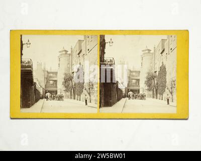 Stereoskopische Fotografie von J. Davis Burton, die den Bell Tower im Tower of London um 1870 zeigt Stockfoto