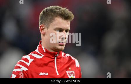 Torhüter Alexander Nuebel VfB Stuttgart (33) Porträt, nachdenklich, Allianz Arena, München, Bayern, Deutschland Stockfoto