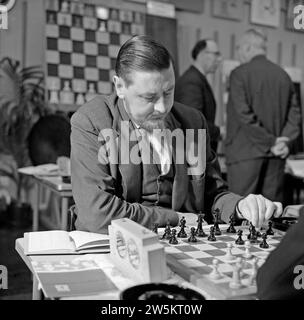 Hochofen-Schachturnier. Großmeister Donner ist an der Reihe. Januar 1963 Stockfoto