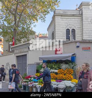 Istanbul, Türkei - 19. Oktober 2023: Armenische Kirche von Surp Takavor in der Muhurdar Street Kadikoy. Stockfoto