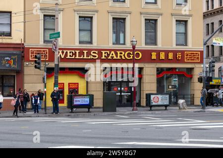 Wells Fargo Bank Branch In Chinatown San Francisco, 24. Juni 2023 Stockfoto