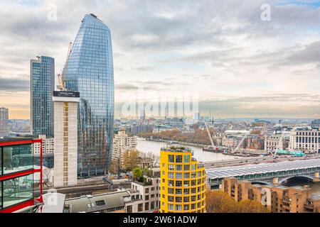 Sehenswürdigkeiten im Zentrum von London vom Blavatnik Building aus, Aussichtsebene im Tate Modern Stockfoto