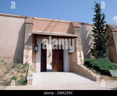 PUERTA DE ENTRADA AL CONVENTO. LAGE: CONVENTO DE LAS MADRES CARMELITAS. BOADILLA DEL MONTE. MADRID. SPANIEN. Stockfoto