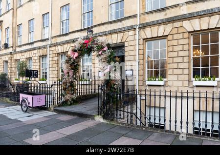 Nr. 15 tolles Pulteney Street Boutique Hotel & Spa dekoriert zu Weihnachten, Great Pulteney Street, Bath, Somerset, England, Großbritannien Stockfoto