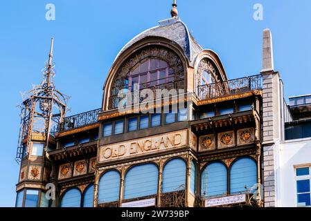 Fassade des Old England Kaufhauses, heute Musical Instruments Museum (MIM). Brüssel, Brüssel-Hauptstadt, Belgien, Europa Stockfoto