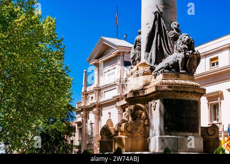 Haupteingang. Palacio del Senado - Senatspalast und Denkmal für Cánovas del Castillo. Madrid, Comunidad de Madrid, Spanien, Europa Stockfoto