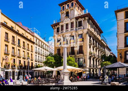 Die Plaza de Ramales ist ein Platz im Madrid der Österreichischen Republik. Im Jahr 1841 nahm sie den Namen Ramales an, um an die Schlacht von Ramales zu erinnern. Madrid, Comunidad Stockfoto