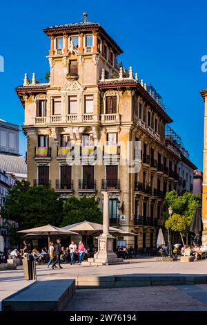 Die Plaza de Ramales ist ein Platz im Madrid der Österreichischen Republik. Im Jahr 1841 nahm sie den Namen Ramales an, um an die Schlacht von Ramales zu erinnern. Madrid, Comunidad Stockfoto