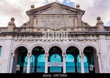 Ehemaliger Fischmarkt, derzeitiges Verwaltungsgebäude des Rathauses. Gijón, Fürstentum Asturien, Spanien, Europa Stockfoto