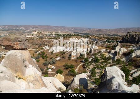 05.09.2017, Türkei, Ortahisar, Nevsehir - beliebter Aussichtspunkt im Goereme Nationalpark in Kappadokien, mit Tuffsteinen im Bild. 00A170905D266CARO Stockfoto