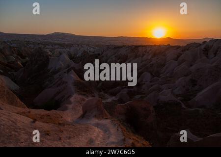 05.09.2017, Türkei, Ortahisar, Nevsehir - beliebter Aussichtspunkt im Goereme Nationalpark in Kappadokien, mit Tuffsteinen im Bild. 00A170905D276CARO Stockfoto