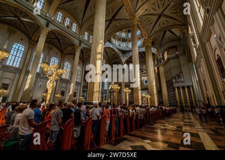 15.08.2021, Polen, Flechten Stary, Wielkopolska - Messe zum Tag der Himmelfahrt in der Basilika unserer Lieben Frau von Flechten, Marienwallfahrtsort der Flechte. Das b Stockfoto