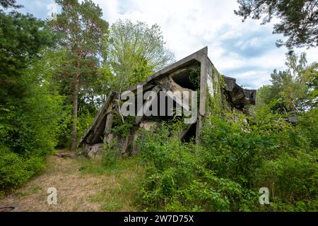 13.08.2022, Deutschland, Zossen, Brandenburg - Überreste des Wuensdorfer Bunkerkomplexes, erbaut 1937–39, war das Hauptquartier des Wehrmachthochkommas Stockfoto