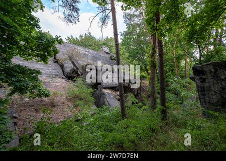 13.08.2022, Deutschland, Zossen, Brandenburg - Überreste des Wuensdorfer Bunkerkomplexes, erbaut 1937–39, war das Hauptquartier des Wehrmachthochkommas Stockfoto