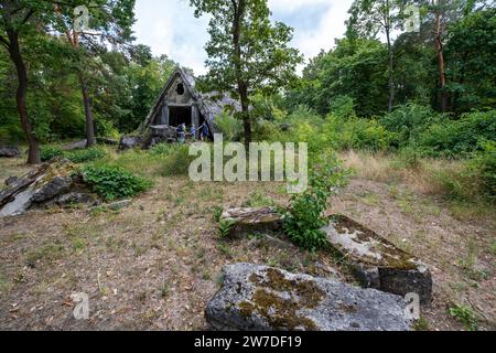 13.08.2022, Deutschland, Zossen, Brandenburg - Überreste des Wuensdorfer Bunkerkomplexes, erbaut 1937–39, war das Hauptquartier des Wehrmachthochkommas Stockfoto