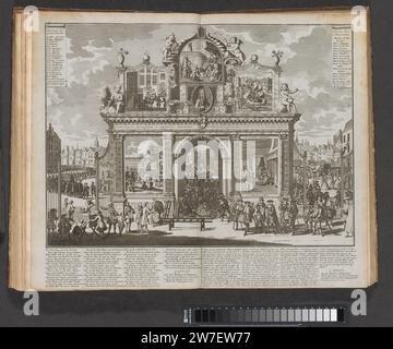 Erpoort am Grab der Actionisten, 1720, 1720 Stadsplein mit einem großen Ehrentor, das beim Tod und der Beerdigung der actionisten gegründet wurde. In der Mitte ist ein Grab mit den wertlosen Scharen gefüllt, von links kommt ein Trauerzug. In den Kursen auf den Ehrenbögen sind Aufführungen der Actionist's Sickbed, John Law, der Utrecht Channel usw. zu sehen Links vorne ein Mann mit einem Schaukasten mit dem Mississippi und dem Süden. Mit Unterschrift in 8 Spalten auf Niederländisch und Französisch, die mit dem Begräbnis von Menheer de Bubbelaar enden. Druck in der vierten Auflage (304 B 12) der großen Szene Stockfoto