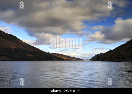 Herbstblick über Loch Lochy, Lochaber, Highlands von Schottland Stockfoto