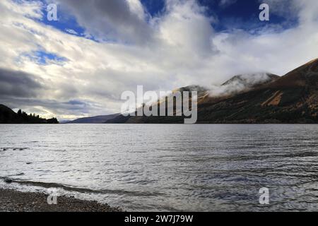 Herbstblick über Loch Lochy, Lochaber, Highlands von Schottland Stockfoto