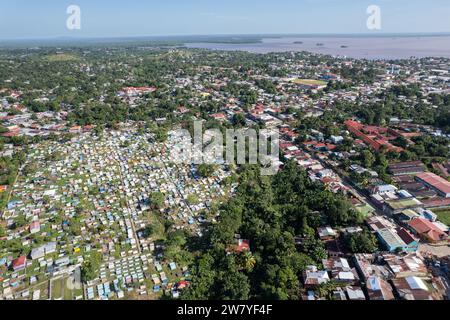 Panoramablick auf die Stadt Bluefields in Nicaragua neben dem Friedhof Stockfoto
