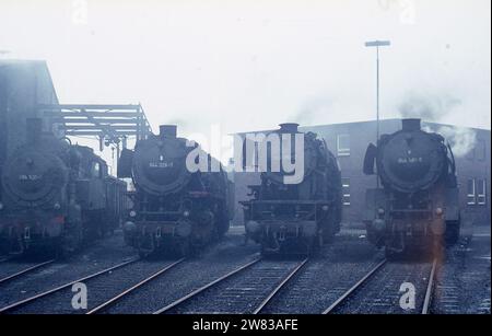 Eine Oktoberwoche 1970 in der Bundesrepublik Deutschland beim Fotografieren von Dampflokomotiven Stockfoto