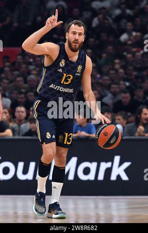 Belgrad, Serbien, 19. Dezember 2023. Sergio Rodriguez von Real Madrid gibt während des EuroLeague-Spiels der Turkish Airlines 2023/2024 zwischen Crvena Zvezda Meridianbet Belgrad und Real Madrid in der Aleksandar Nikolic Hall in Belgrad, Serbien, Gesten aus. Dezember 2023. Quelle: Nikola Krstic/Alamy Stockfoto