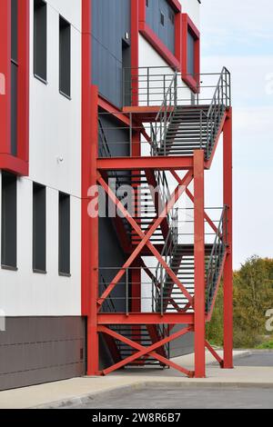 Feuertreppe an der Fassade eines Gebäudes Stockfoto