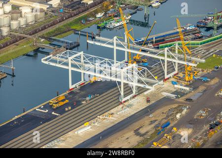 Luftaufnahme, Duisburger Hafengebiet, Baustelle für Verladestelle und Kran auf der Kohlinsel, Ruhrort, Duisburg, Ruhrgebiet, Nordrhein-Westfalen Stockfoto