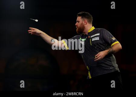 Alexandra Palace, London, Großbritannien. Dezember 2023. 2023/24 PDC Paddy Power World Dart Championships Day 7 Abendsession; Scott Williams in Aktion während seines Spiels gegen Danny Noppert Credit: Action Plus Sports/Alamy Live News Stockfoto