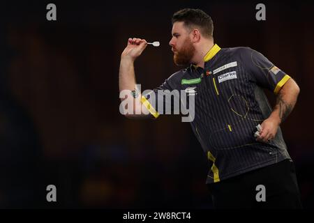 Alexandra Palace, London, Großbritannien. Dezember 2023. 2023/24 PDC Paddy Power World Dart Championships Day 7 Abendsession; Scott Williams in Aktion während seines Spiels gegen Danny Noppert Credit: Action Plus Sports/Alamy Live News Stockfoto