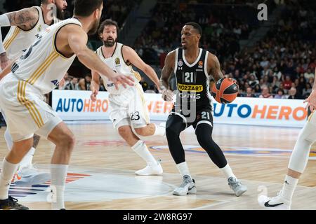 Madrid, Spanien. Dezember 2023. James William Nunnally von Partizan Mozzart wettete Belgrad während der Turkish Airlines EuroLeague zwischen Real Madrid und Partizan Belgrad am 21. Dezember 2023 Madrid Spanien (Foto: Oscar Gonzalez/SIPA USA) (Foto: Oscar Gonzalez/SIPA USA) Credit: SIPA USA/Alamy Live News Stockfoto