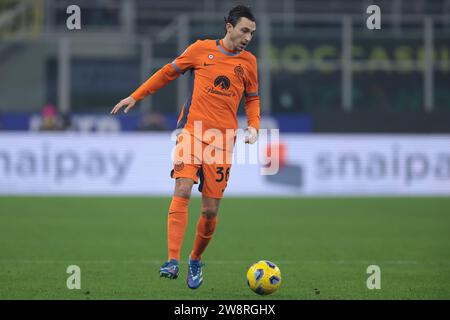 Mailand, Italien. Dezember 2023. Matteo Darmian vom FC Internazionale während des Spiels Coppa Italia in Giuseppe Meazza, Mailand. Der Bildnachweis sollte lauten: Jonathan Moscrop/Sportimage Credit: Sportimage Ltd/Alamy Live News Stockfoto