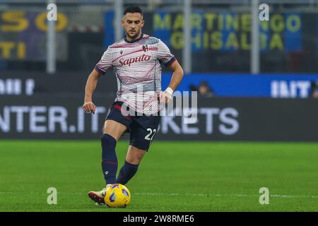 Charalampos Lykogiannis vom FC Bologna wurde im Giuseppe Meazza Stadion im Achtelfinale der Coppa Italia 2023/24 im Spiel zwischen dem FC Internazionale und dem FC Bologna. Endstand; FC Internazionale 1:2 Bologna FC. Stockfoto