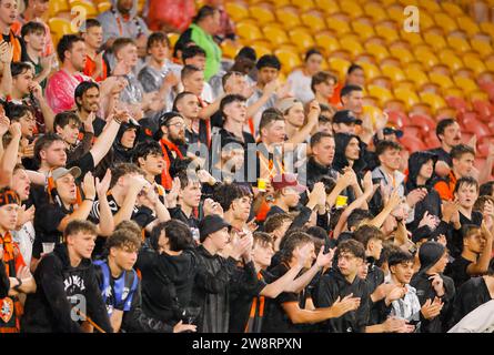 Brisbane, Australien. Dezember 2023. Heimfans demonstrieren während der Isuzu Ute Im Suncorp Stadium Ein League-Spiel zwischen Brisbane Roar FC und Central Coast Mariners FC Stockfoto