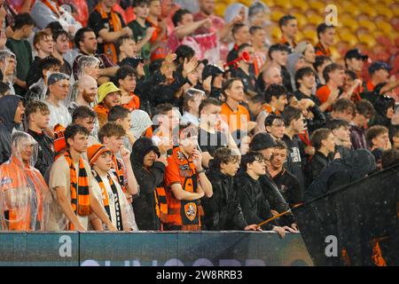 Brisbane, Australien. Dezember 2023. Heimfans während der Isuzu Ute Ein League-Spiel zwischen Brisbane Roar FC und Central Coast Mariners FC im Suncorp Stadium Stockfoto