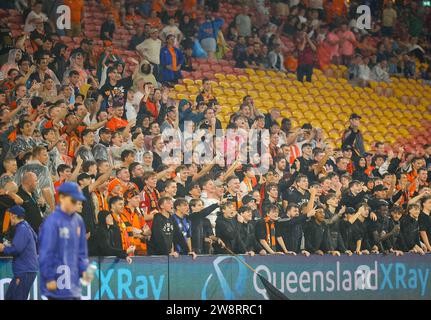 Brisbane, Australien. Dezember 2023. Heimfans nach dem Spiel in der Isuzu Ute Ein League-Spiel zwischen Brisbane Roar FC und Central Coast Mariners FC im Suncorp Stadium Stockfoto