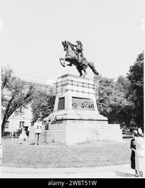 Kranzniederlegung an der Statue des südamerikanischen Patrioten San Martin in Washington, D.C., gibt es eine... Stockfoto