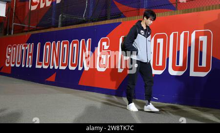 Brighton und Hove Albion spielen Kaoru Mitoma während des Premier League-Spiels zwischen Crystal Palace und Brighton und Hove Albion im Selhurst Park, London, England am 21. Dezember 2023. Quelle: ProSportsImages/AFLO/Alamy Live News Stockfoto