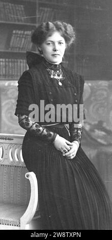 Junge Dame 1912 hg. Stockfoto