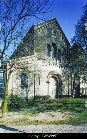 Köln, Deutschland, 13. August 1995. St. Cecilia's Church. Westfassade. Stockfoto