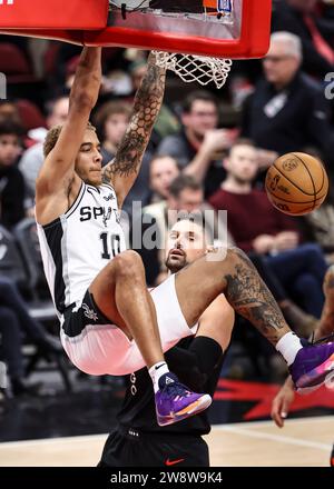 Chicago, USA. Dezember 2023. Jeremy Sochan von San Antonio Spurs im NBA-Spiel zwischen San Antonio Spurs und Chicago Bulls in Chicago, USA, am 21. Dezember 2023. Quelle: Joel Lerner/Xinhua/Alamy Live News Stockfoto