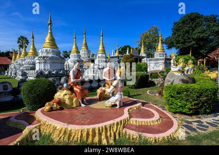 Lampang, Thailand - 2. Dezember 2023: Wat Phra Chedi Sao lang ist ein buddhistischer Tempel in Lampang, Thailand. Der Tempel ist etwa 1,5 kg groß Stockfoto