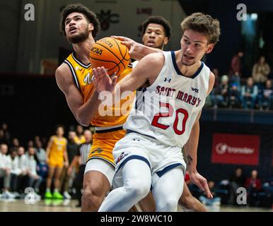 21. Dezember 2023 Moraga, CA U.S.A. Stürmer LJ Wells (5) fährt während des NCAA Männer Basketballspiels zwischen Northern Kentucky Norse und den Saint Mary's Gaels zum Basketball. Saint Mary's schlug Northern Kentucky 92-56 im University Credit Union Pavilion Moraga Calif Thurman James/CSM Stockfoto