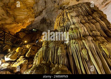 Die Paradies-Höhle bei Phong Nha Ke Bang in Vietnam Stockfoto