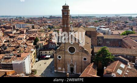 Drohnenfoto Santa Maria Gloriosa dei Frari Basilica, Basilica di Santa Maria Gloriosa dei Frari Venedig Italien Europa Stockfoto