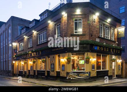 The Cross Keys Pub, Earle Street, Liverpool. Bild im Dezember 2023. Stockfoto