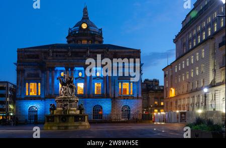 Liverpool Town Hall, fotografiert im Dezember 2023. 1802 umgebaut. Es liegt an der Kreuzung von Castle St und Water St, aber seine Adresse ist High Street. Stockfoto