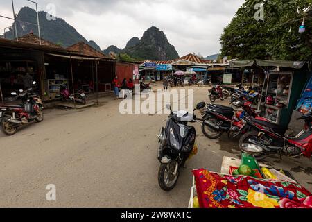 Der lokale Markt von Phong Nha Ke Bang in Vietnam, Stockfoto