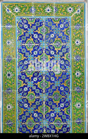 Mittelalterliche arabische Form aus dem Topkapi-Palast in Istanbul, Türkei. Der Topkapi-Palast wurde 1985 zum UNESCO-Weltkulturerbe als Teil der historischen Gebiete von Stockfoto