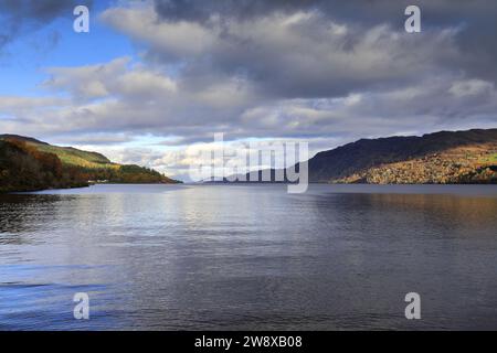 Herbstblick über Loch Ness, Fort Augustus, Highlands von Schottland Stockfoto